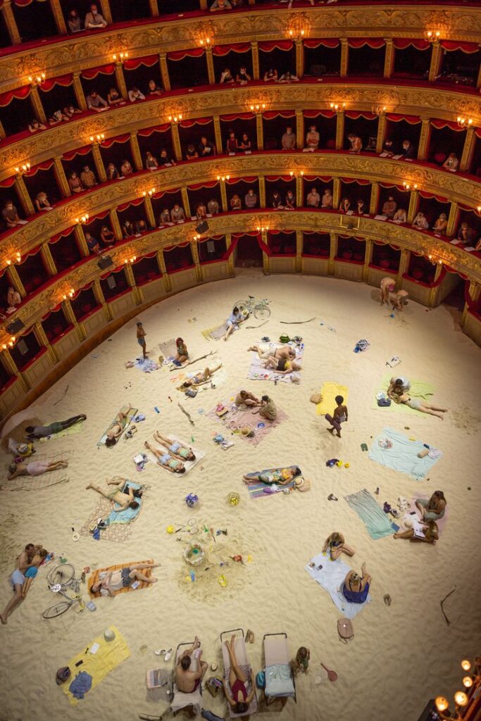 „Saulė ir jūra“ (R.Barzdžiukaitė, V.Grainytė, L.Lapelytė) Romos teatre „Teatro Argentina“. 