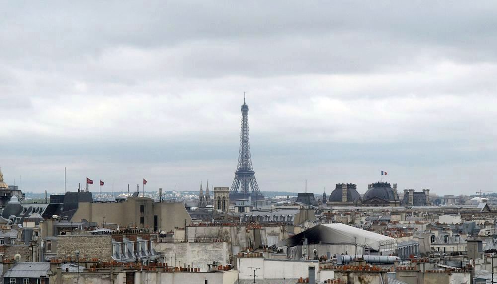 1889 metais pastatytas Eiffelio bokštas (inžinierius G.Eiffelis) iki šiol yra svarbiausias ir didžiausias Paryžiaus architektūros vietoženklis. Foto: ©PILOTAS.LT