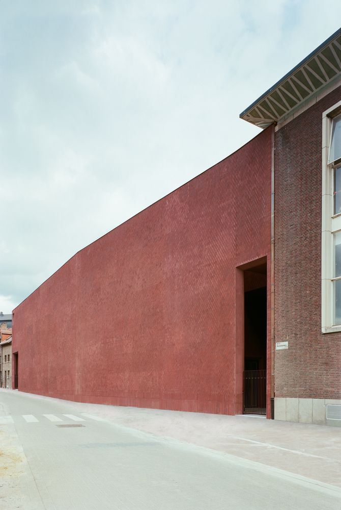 Šiuolaikinio meno, dizaino ir architektūros namas „Z33“ Haselt mieste (arch. Francesca Torzo ). Foto: Gion B. von Albertini. 