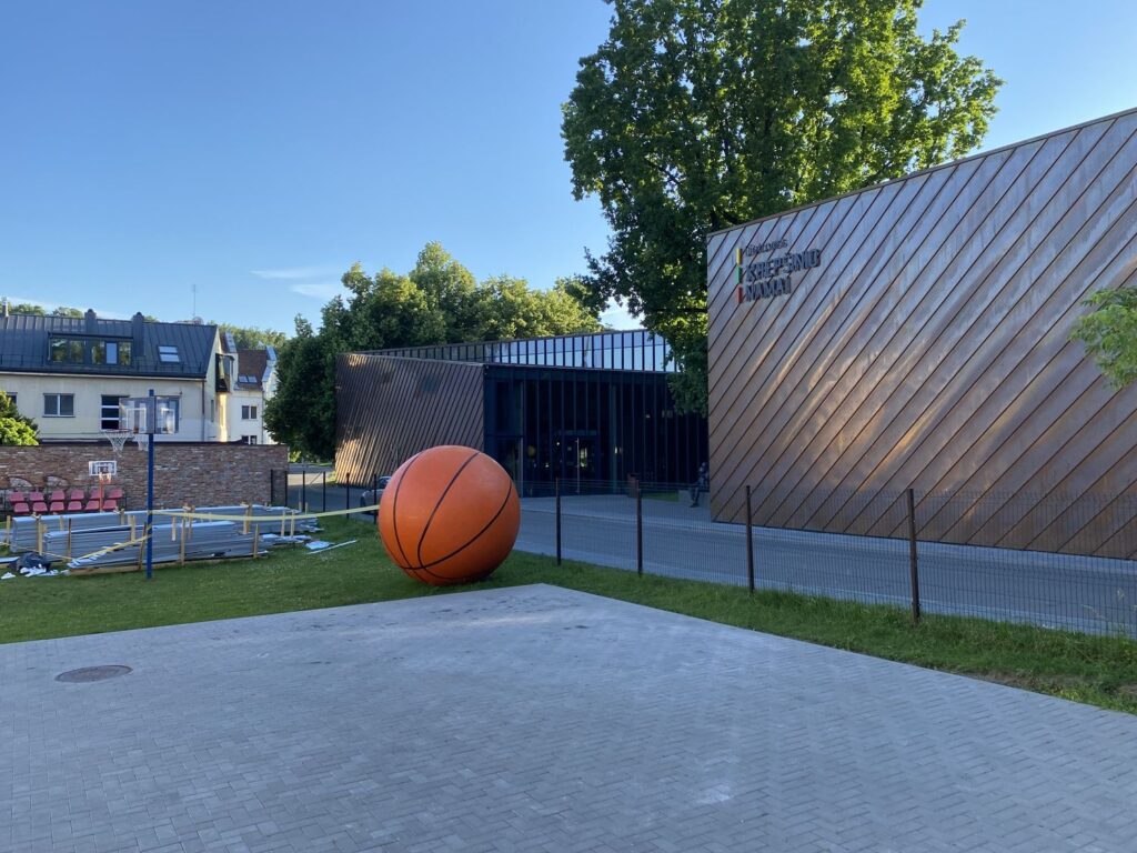 Krepšinio namai, anot JAV architekto A.Bublio – tikras svetimkūnis Kauno senamiestyje. Foto: ©Pilotas.LT. 