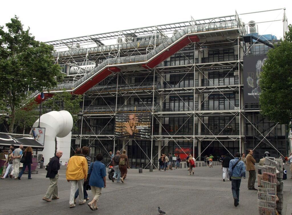Žoržo Pompidu centras Paryžiuje (arch. R.Piano, R.Rogers; 1977 m.). Foto: ©PILOTAS.LT