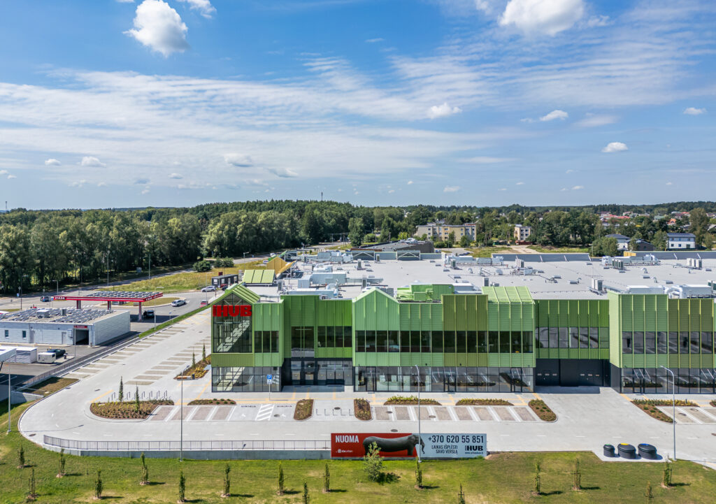 „Urban HUB“ miestelis Vilniaus Ukmergės g. (arch. „PLH Architects“, „Projektų rengimo biuras“). Foto: „YIT Lietuva“.  