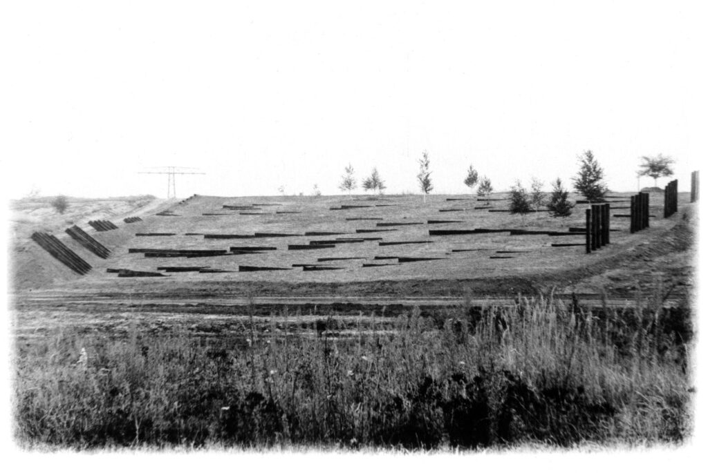 „Post Ars“ žemės meno projektas „Partitūra“ (Brandenburgo žemė, Vokietija, 1993). Foto: iš „Post Ars“ archyvo.
