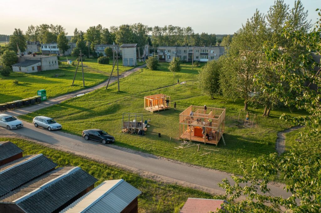 Projektas „Vaikų kiemas“ Rudausių kaime. Foto: Pijus Girdziušas.