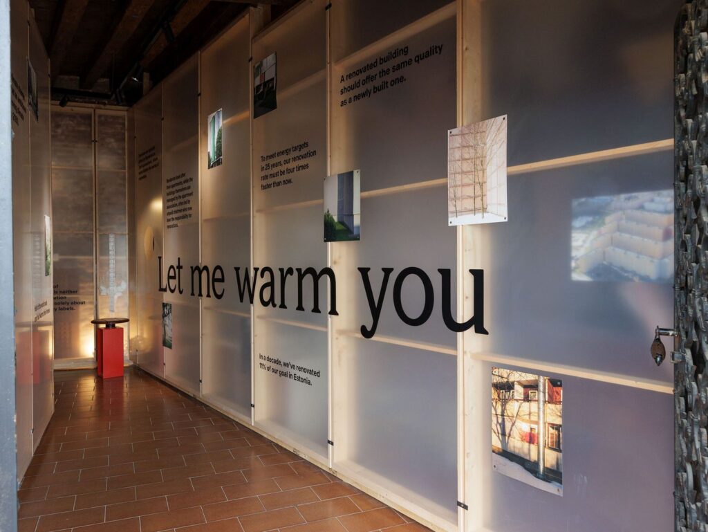 Titulinė nuotrauka: Estijos paviljonas „Leisk tave sušildyti“ 2025 m. Venecijos architektūros bienalėje (autorės – architektės Keiti Lige, Elina Liiva ir Helena Männa). Foto: Joosep-Kivimä. 