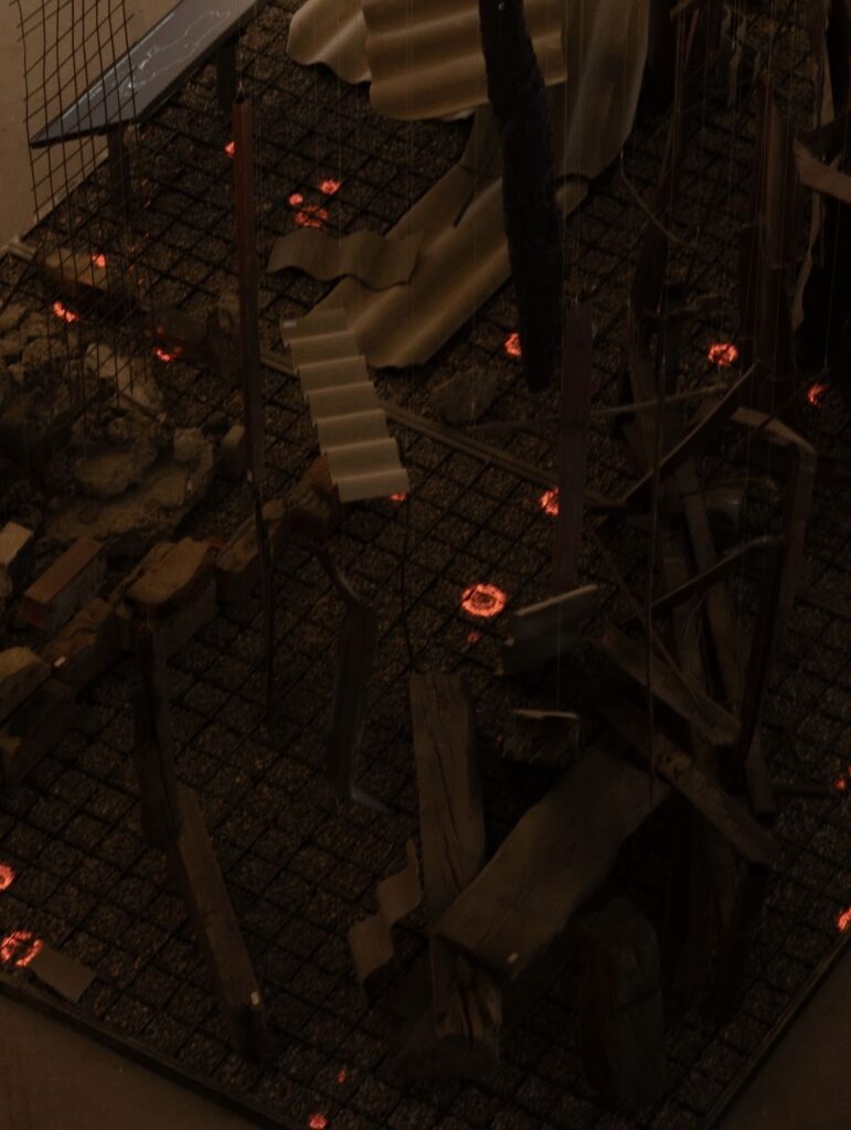 Ukrainos instaliacija „Circularity on the Edge“ 2025 metų Venecijos architektūros bienalėje (autoriai: K.Lopatiuk, H.Mitish, Y.Buchatska, A.Lopatiuk, O.Yaremchuk, O.Sirous, R.Puchko). 