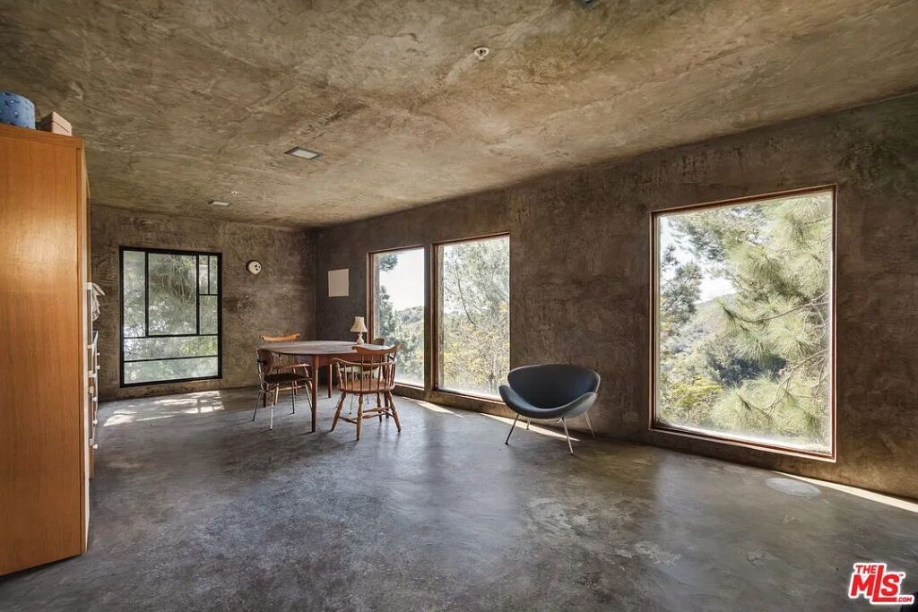 Davido Lyncho gyvenamasis-kūrybinis kompleksas Holivudo kalvose. Foto: Zillow. 