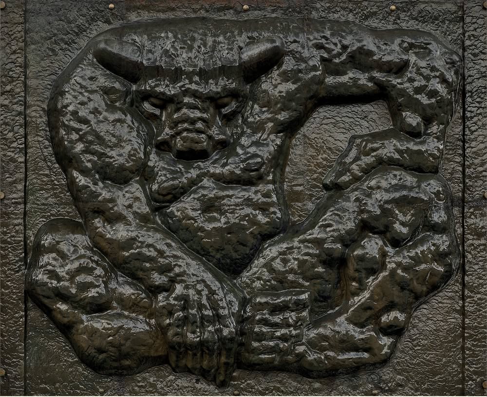 Dingusi skulptoriaus R.Šulskio ciklo „Fauna“ stela. Pav.: skulptoriaus R.Šulskio fondo. 