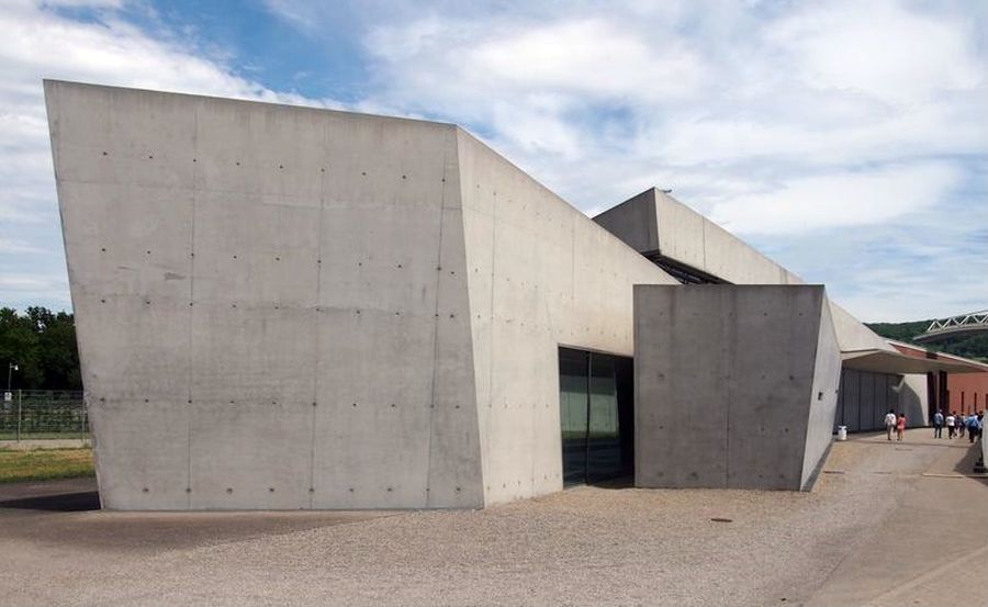 Kompanijos „Vitra“ miestelio gaisrinė (arch. Z.Hadid, 1993 m.). Foto: A.Bružo. 