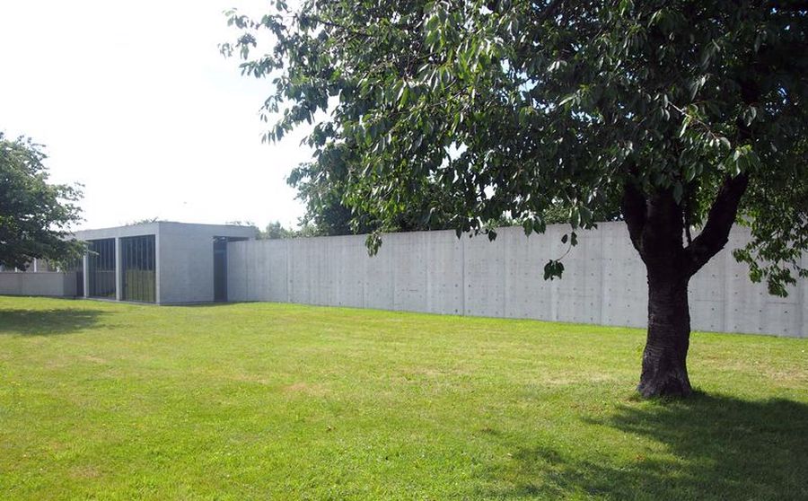 Kompanijos „Vitra“ miestelio konferencijų paviljonas (arch. T.Ando, 1993 m.).Foto: A.Bružo. 