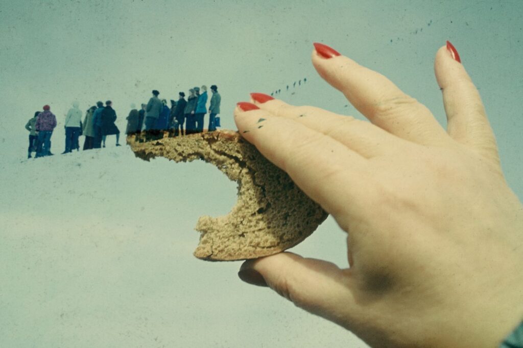 Iš serijos „Vakarykštis-sumuštinis“, B.Michailov, 7-8 dešimt. Suzanne-Tarasiève galerijos nuosavybė. 