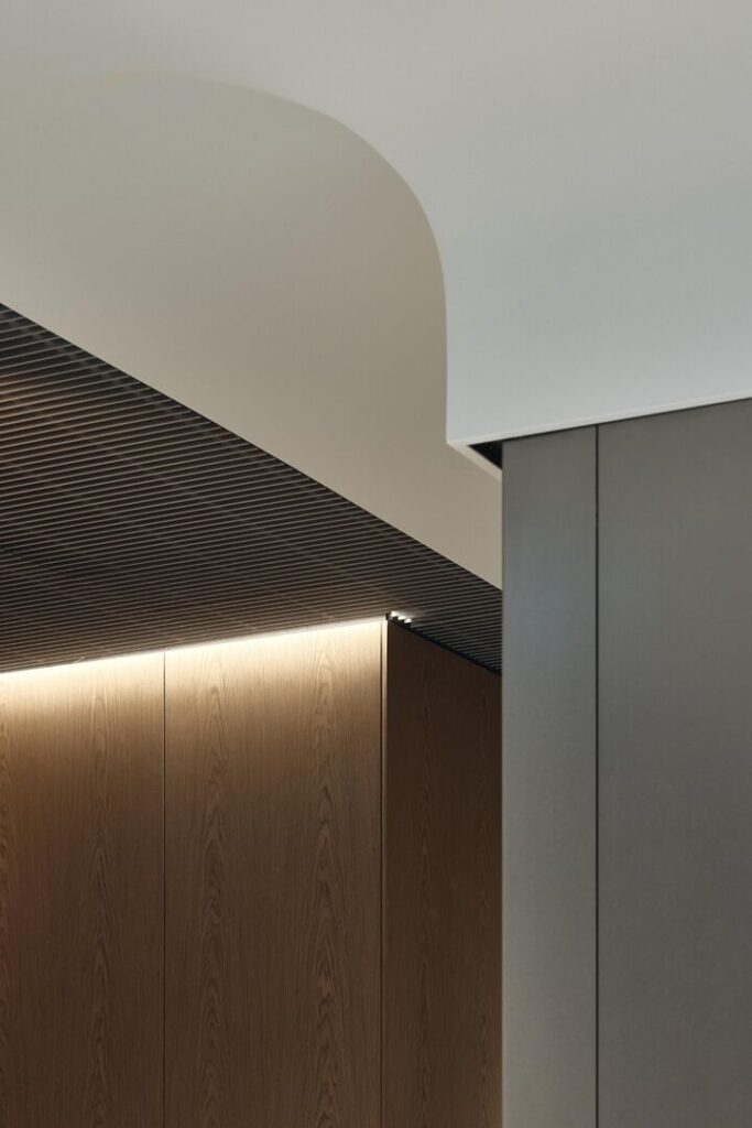 Verslo centras „L34“ Vilniuje (arch. „Aketuri architektai“; SPV R.Vaitekonytė-Mačiulienė, SPDV, M.Rekevičienė, arch. G.Griušytė, J.Karazo). Foto: N.Tukaj. 