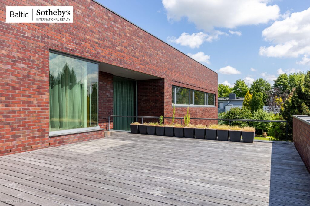 Gyvenamas namas Vėsos g. 8, Kaune (arch. R.Ralavičius, 2004 m). Foto: „Sotheby’s International Realty Baltic“