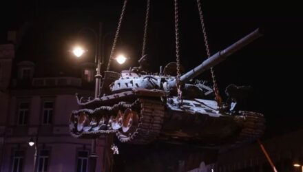 ukrainiečių sunaikintas rusų tankas