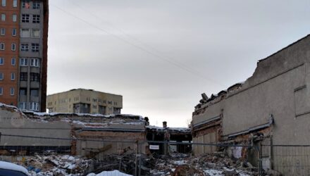 Griaunamas "Eigulių" kino teatras