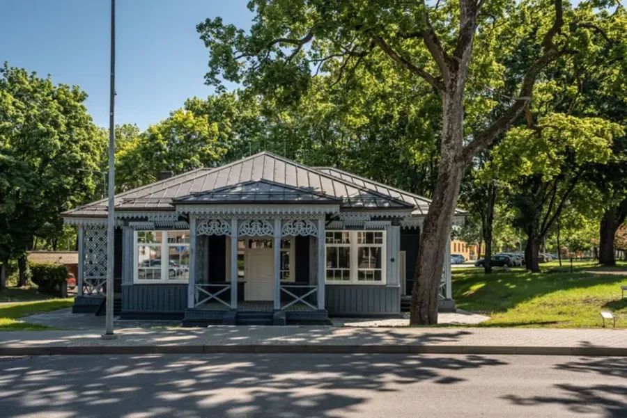 lipci_mu_260415_e01_xxx