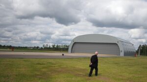 Karinių oro pajėgų paieškos ir gelbėjimo postą Aleksoto aerodrome architektas Jurgis Rimvydas Palys vadino architektūra be architekto. Foto: A.Bružo.